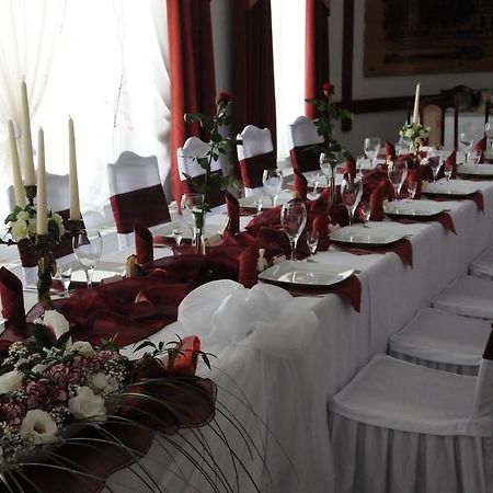 Hotel Restauracja Kaukaska Jadwiga Choroszy Вольштин Екстер'єр фото