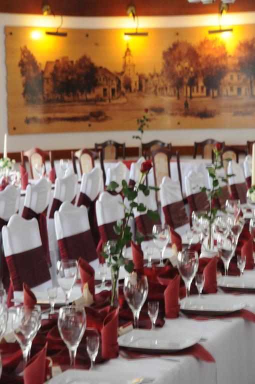Hotel Restauracja Kaukaska Jadwiga Choroszy Вольштин Екстер'єр фото