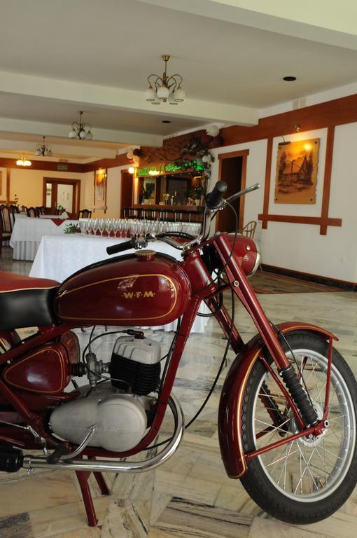 Hotel Restauracja Kaukaska Jadwiga Choroszy Вольштин Екстер'єр фото