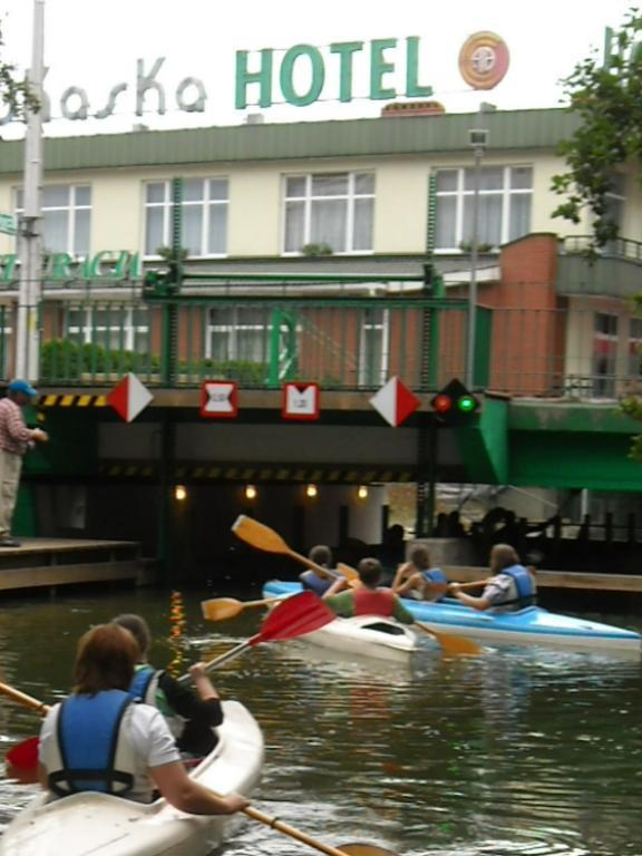 Hotel Restauracja Kaukaska Jadwiga Choroszy Вольштин Екстер'єр фото