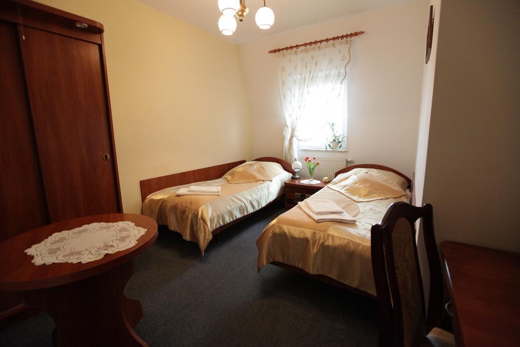 Hotel Restauracja Kaukaska Jadwiga Choroszy Вольштин Номер фото